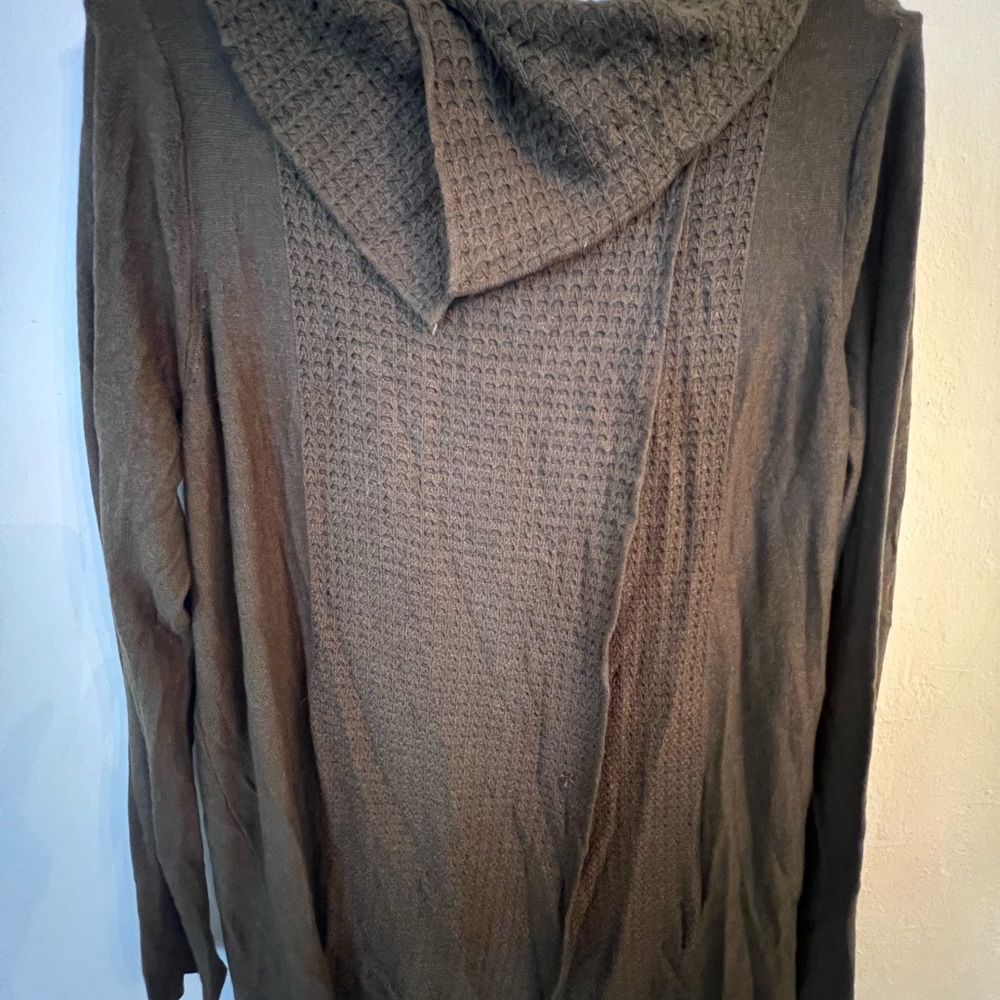 Soft surroundings olive green sweater size M. Soft long sleeves.